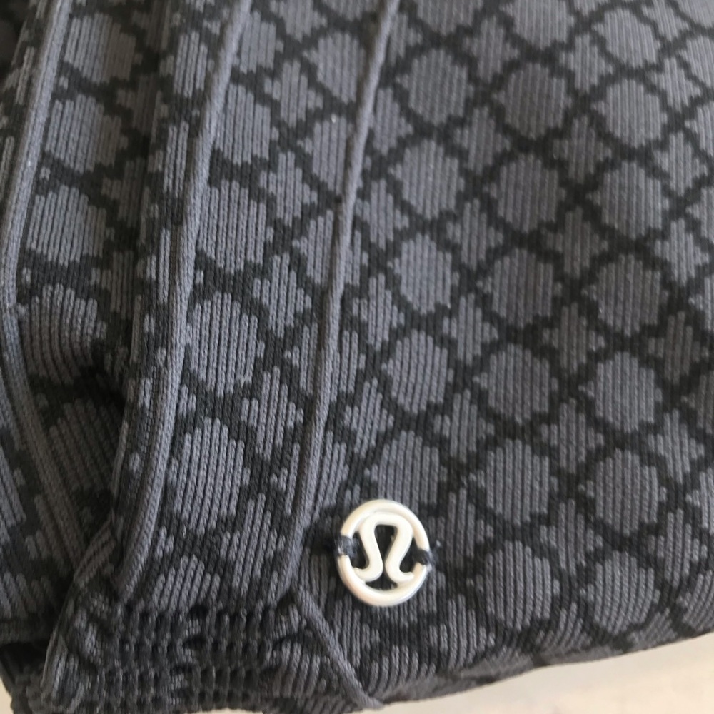 Lululemon In The Flow II - Picture 2 of 3